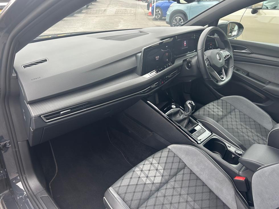 Volkswagen Golf Photo 9fd873b6-e1b6-4eac-b084-eaeaf9c8fee5.jpeg