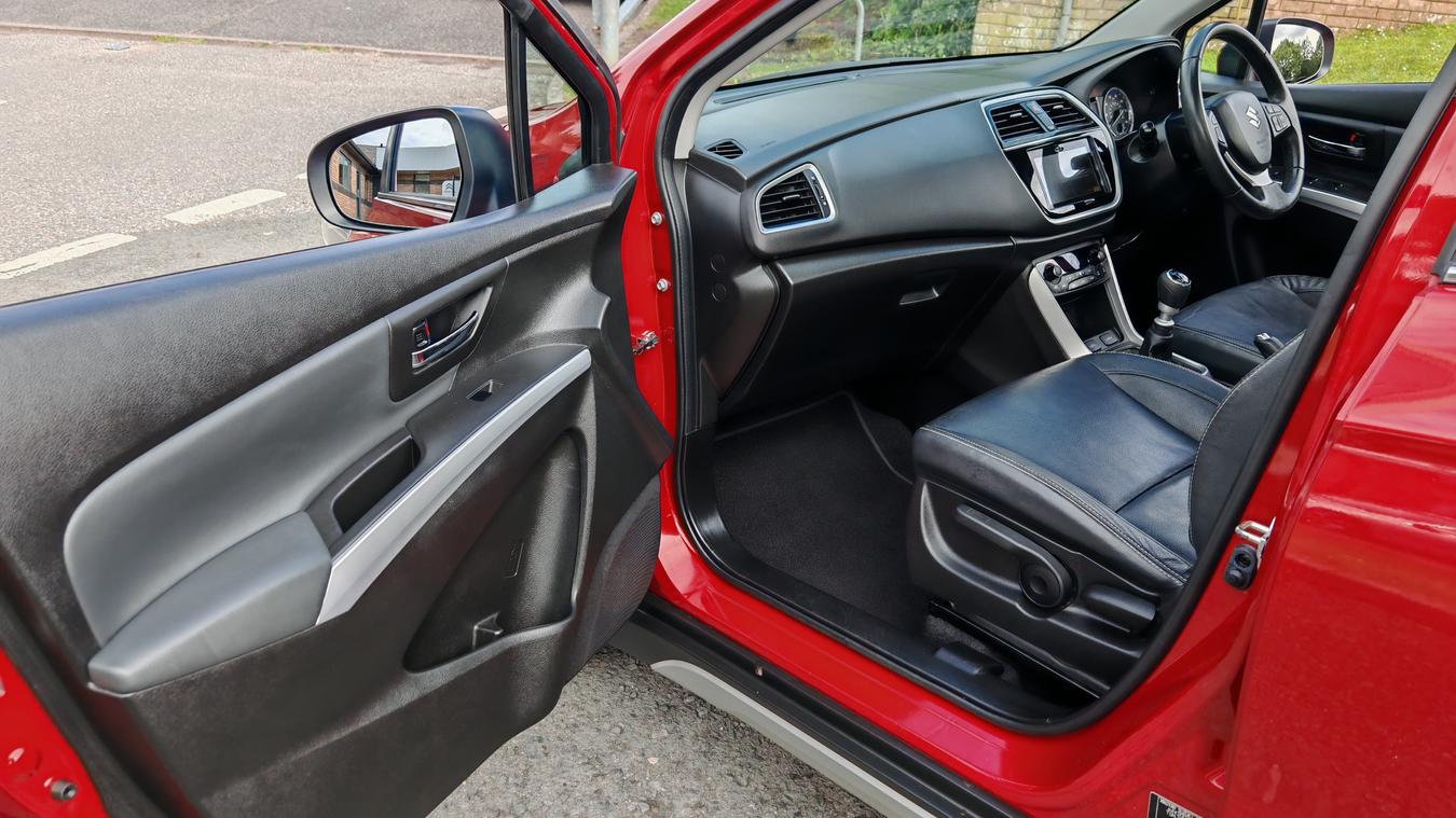 Used Suzuki SX4 S-Cross KL19KWX 24