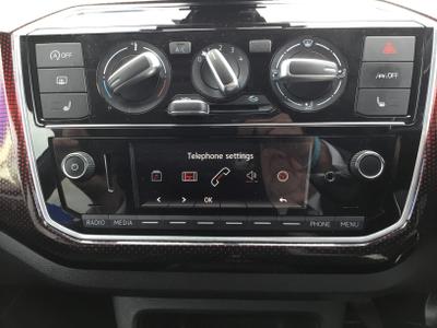 Volkswagen up! Photo 23