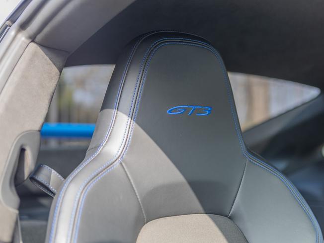 PORSCHE 911 Photo 11