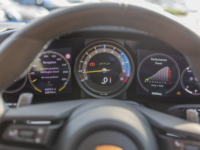 PORSCHE 911 Photo 14