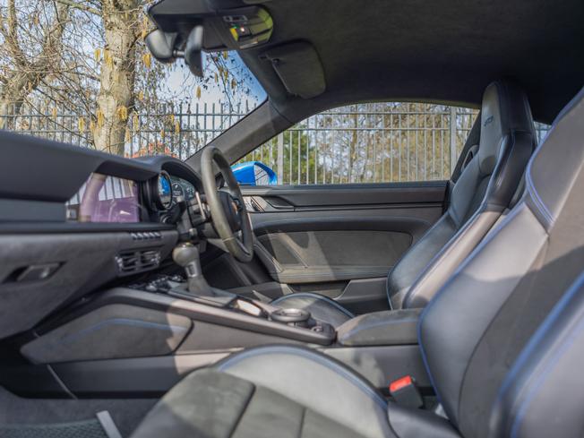 PORSCHE 911 Photo 3