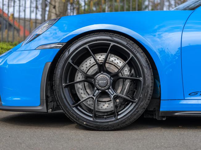 PORSCHE 911 Photo 4