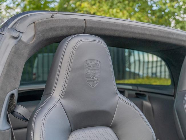 PORSCHE 911 Photo 23