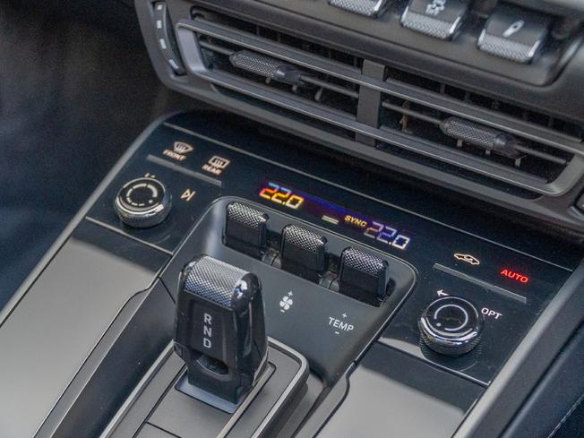 PORSCHE 911 Photo 38