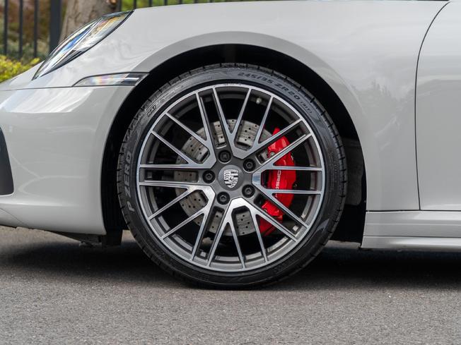 PORSCHE 911 Photo 4
