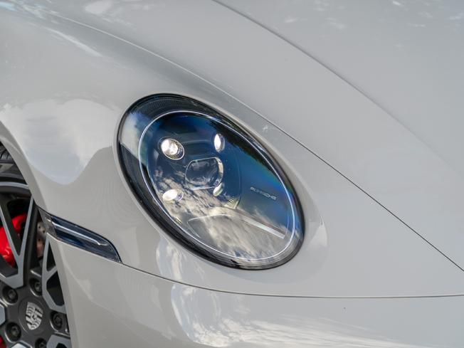 PORSCHE 911 Photo 9