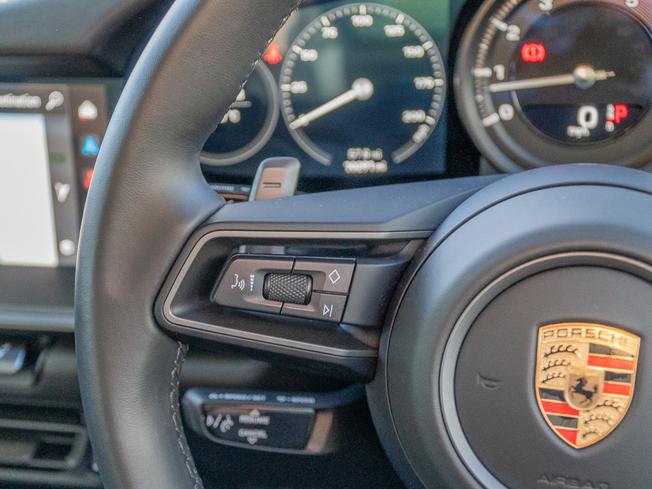 PORSCHE 911 Photo 19