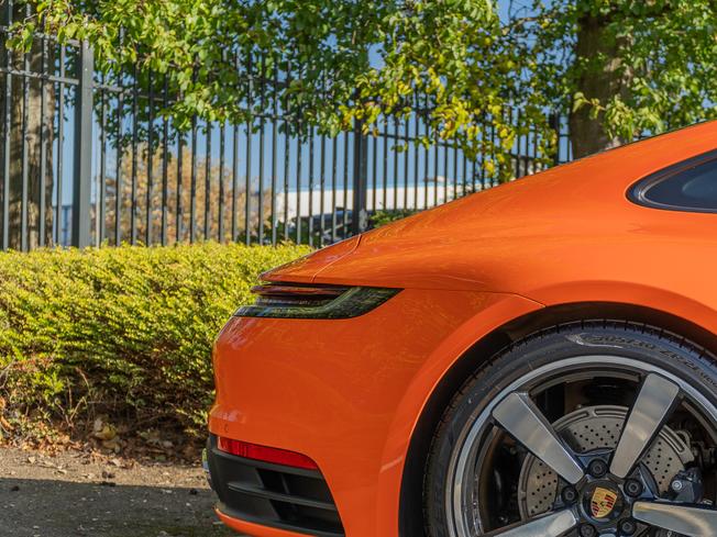 PORSCHE 911 Photo 35