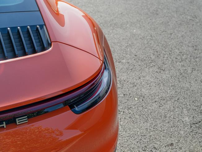 PORSCHE 911 Photo 36