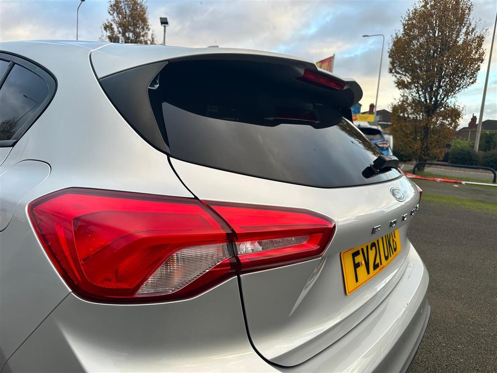 2021 FORD FOCUS 1.0T ECOBOOST MHEV ST-LINE X EDITION HATCHBACK 5DR PETROL  MANUAL EURO 6 £16,624 15,922 miles Premium paint - Moondust silver
