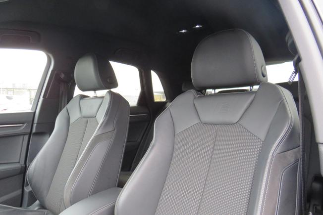 AUDI Q3 Photo 12