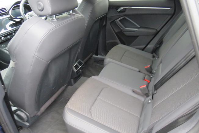 AUDI Q3 Photo 13
