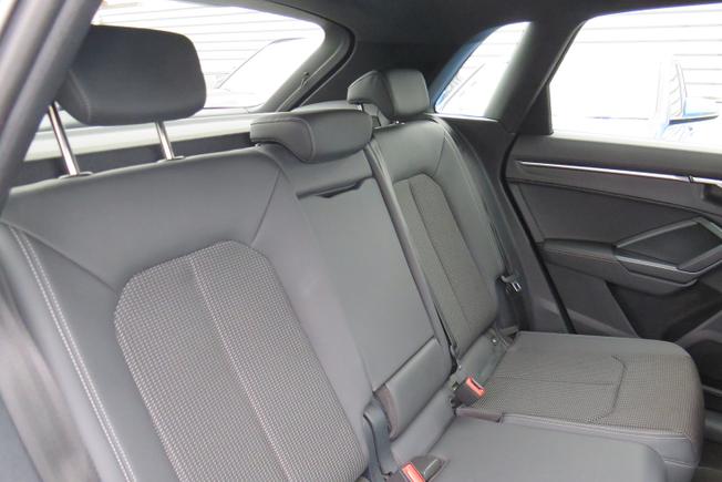 AUDI Q3 Photo 18