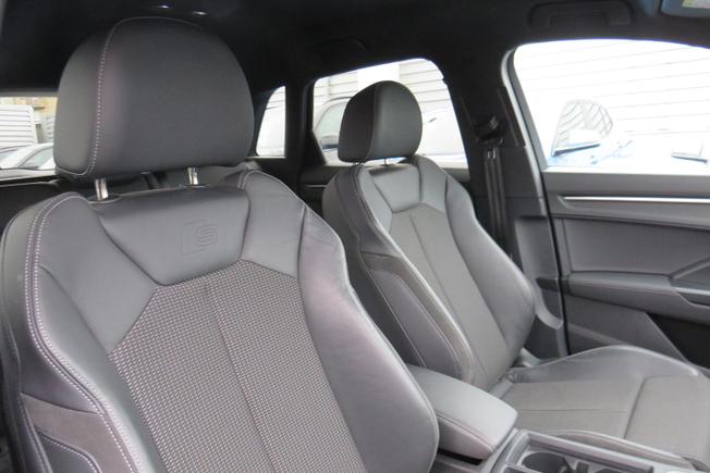 AUDI Q3 Photo 22