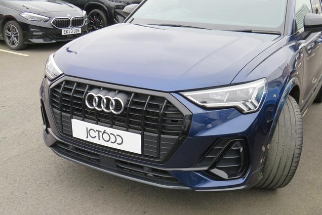 AUDI Q3 Photo 8