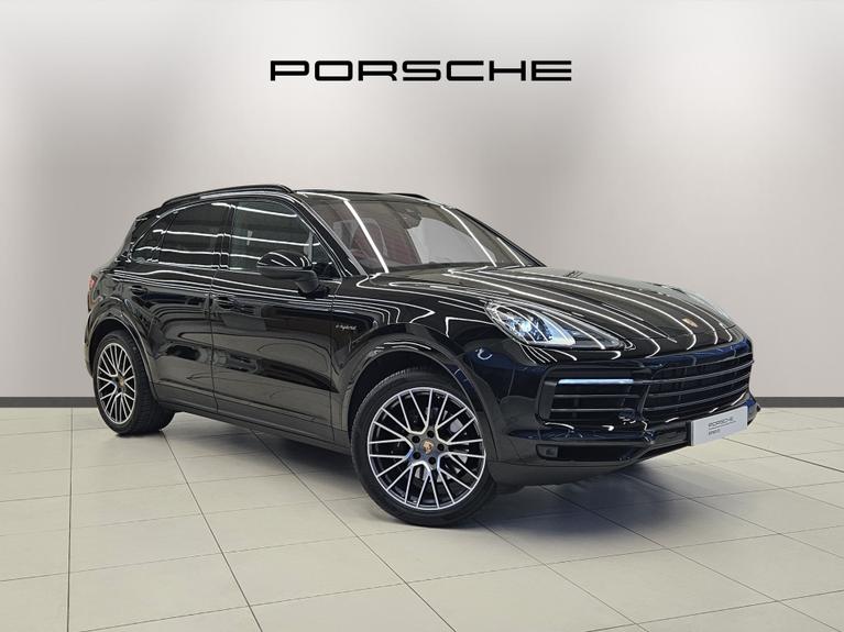 Used 2022 PORSCHE Cayenne 3.0 V6 E-Hybrid 17.9kWh Platinum Edition SUV 5dr Petrol Plug-in Hybrid TiptronicS 4WD Euro 6 (s/s) (3.6kW Charger) (462 ps) Black at JCT600