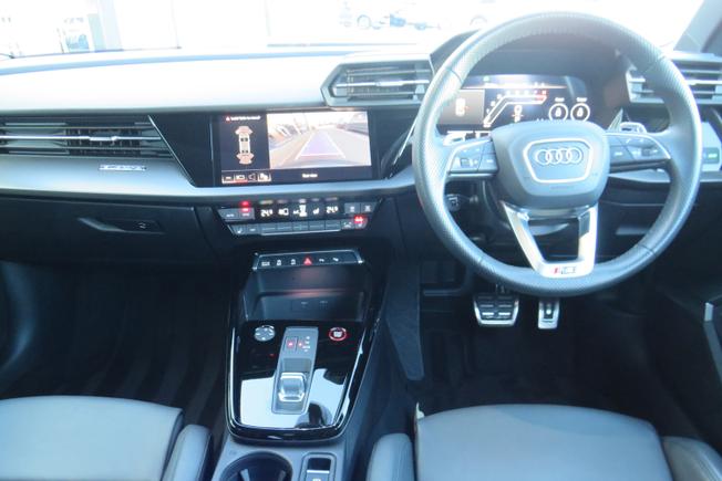 AUDI RS3 Photo 19
