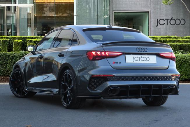 AUDI RS3 Photo 2