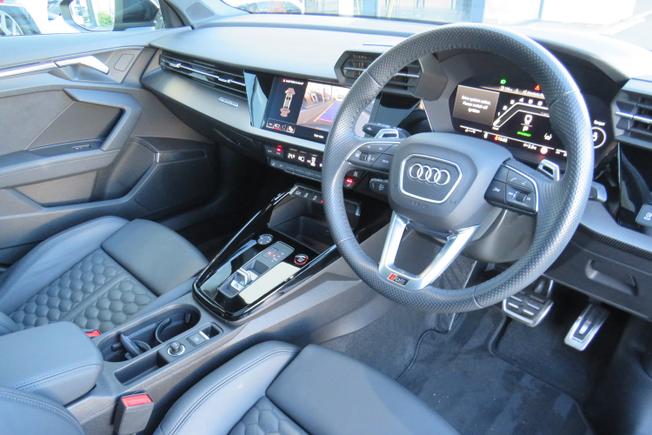 AUDI RS3 Photo 20
