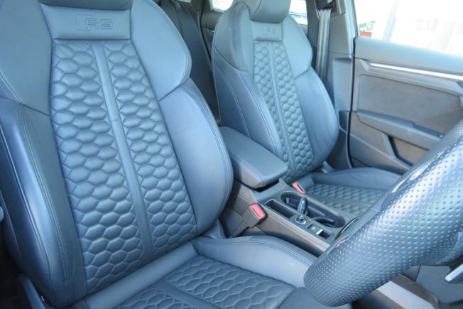 AUDI RS3 Photo 21