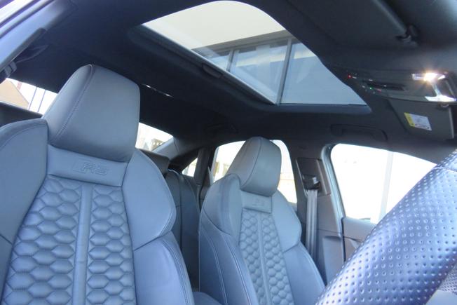 AUDI RS3 Photo 22