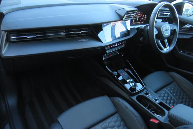 AUDI RS3 Photo 23
