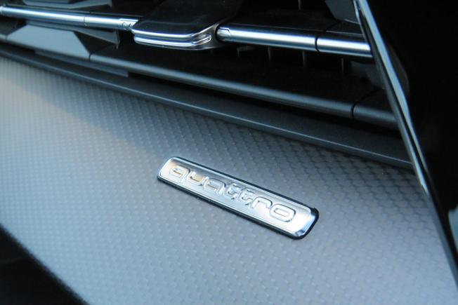 AUDI RS3 Photo 39