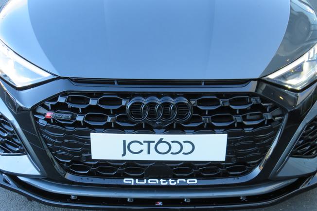 AUDI RS3 Photo 9