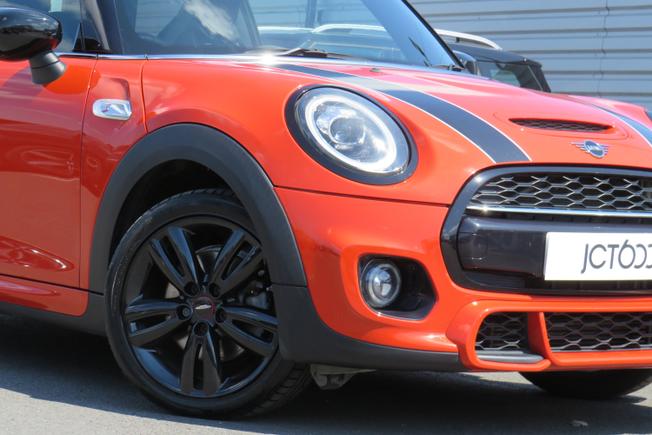 MINI Hatch Photo 6