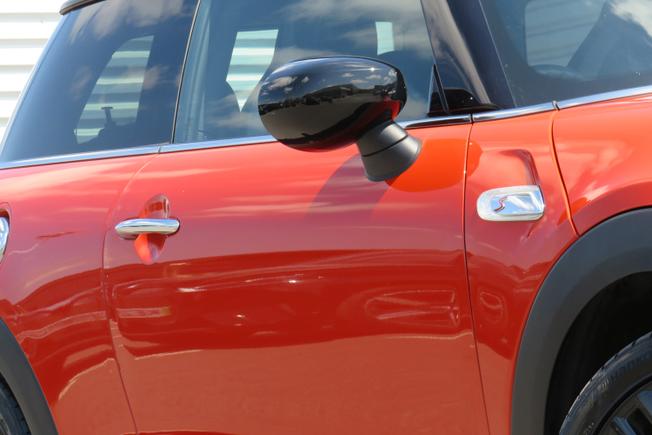 MINI Hatch Photo 7