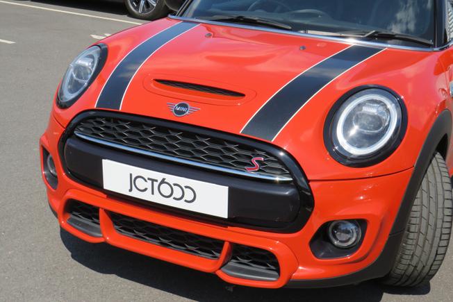 MINI Hatch Photo 8
