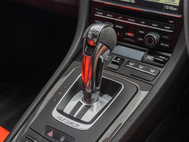 PORSCHE 911 Photo 20