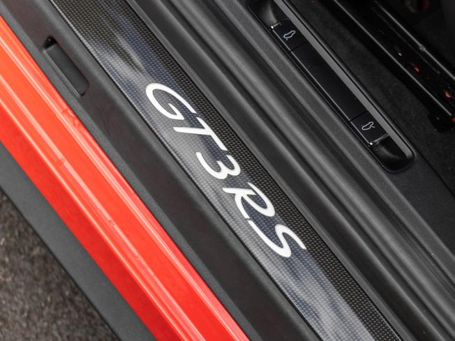 PORSCHE 911 Photo 25