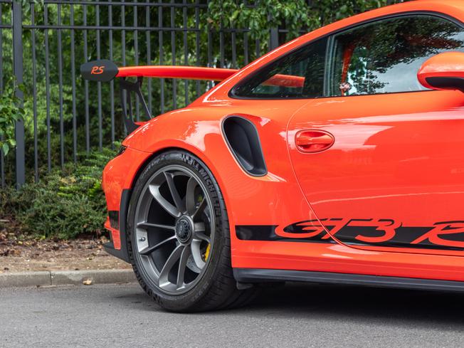 PORSCHE 911 Photo 31