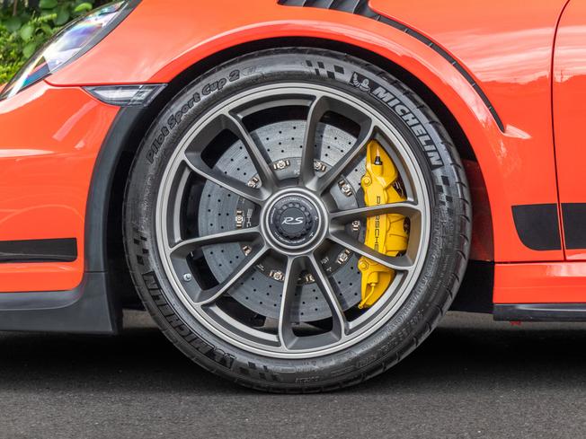 PORSCHE 911 Photo 4