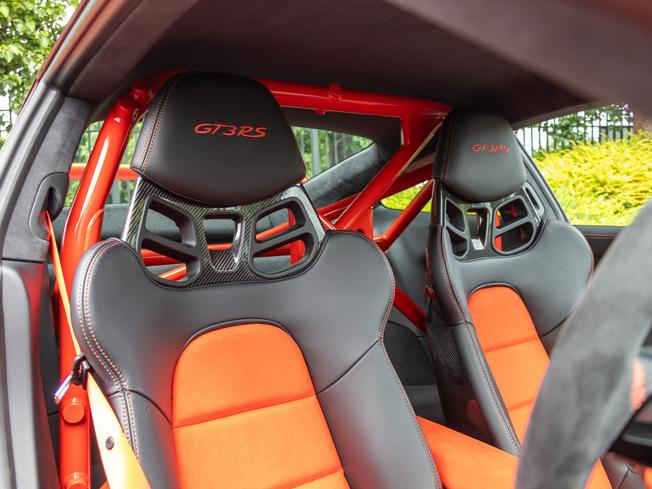 PORSCHE 911 Photo 9