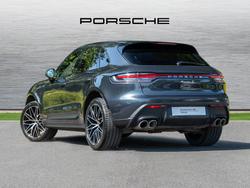 PORSCHE Macan Photo 2