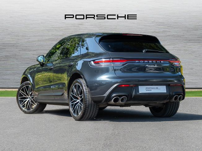 PORSCHE Macan Photo 2
