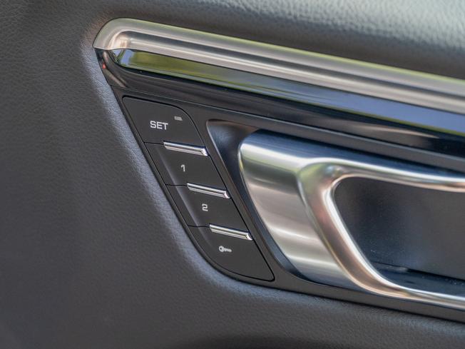 PORSCHE Macan Photo 25