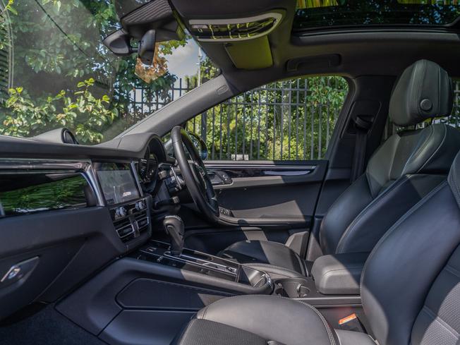 PORSCHE Macan Photo 3