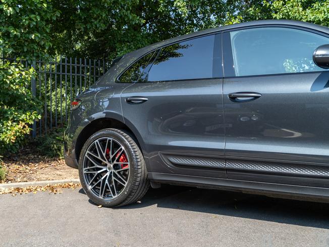 PORSCHE Macan Photo 31