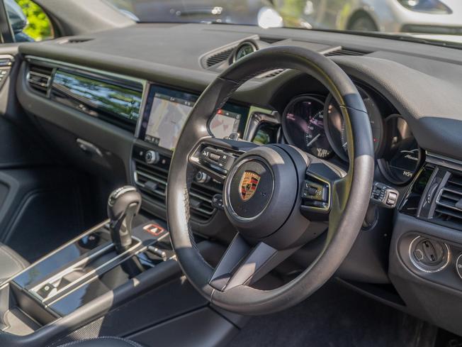 PORSCHE Macan Photo 8