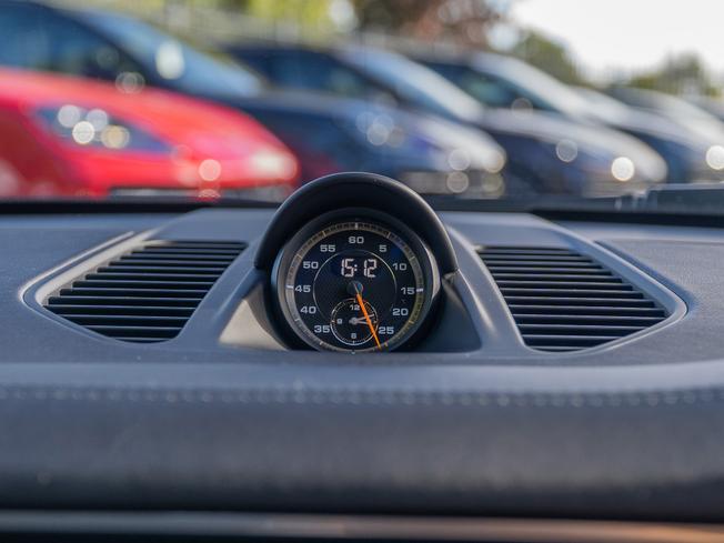 PORSCHE 911 Photo 18