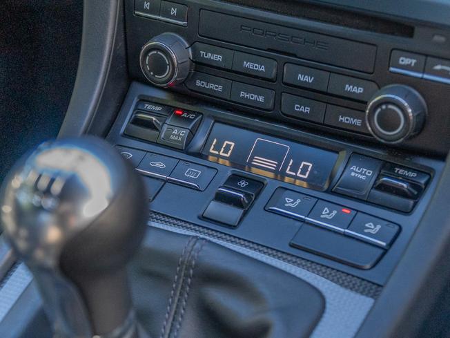 PORSCHE 911 Photo 25