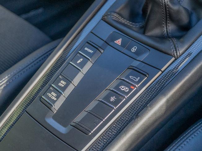 PORSCHE 911 Photo 30