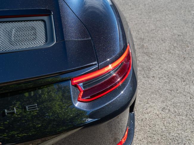 PORSCHE 911 Photo 42