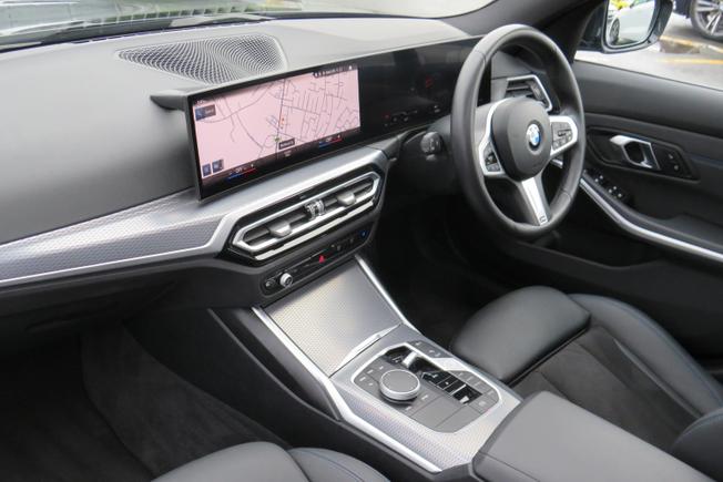 BMW 3 Series Photo 14