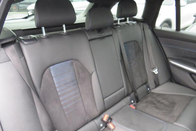 BMW 3 Series Photo 22