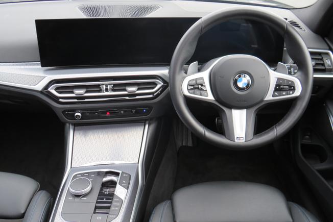 BMW 3 Series Photo 24